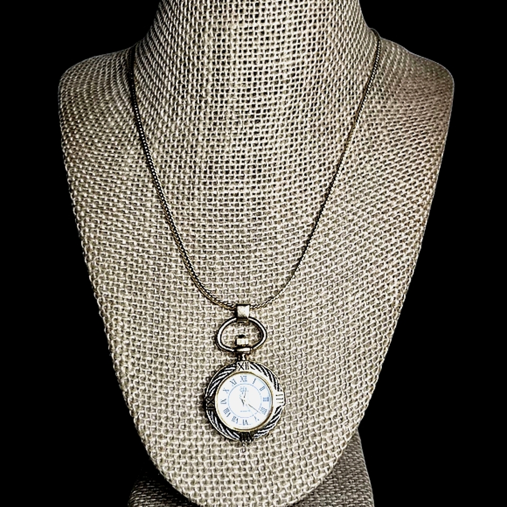 Vtg Gloria Vanderbilt Watch Pendant
